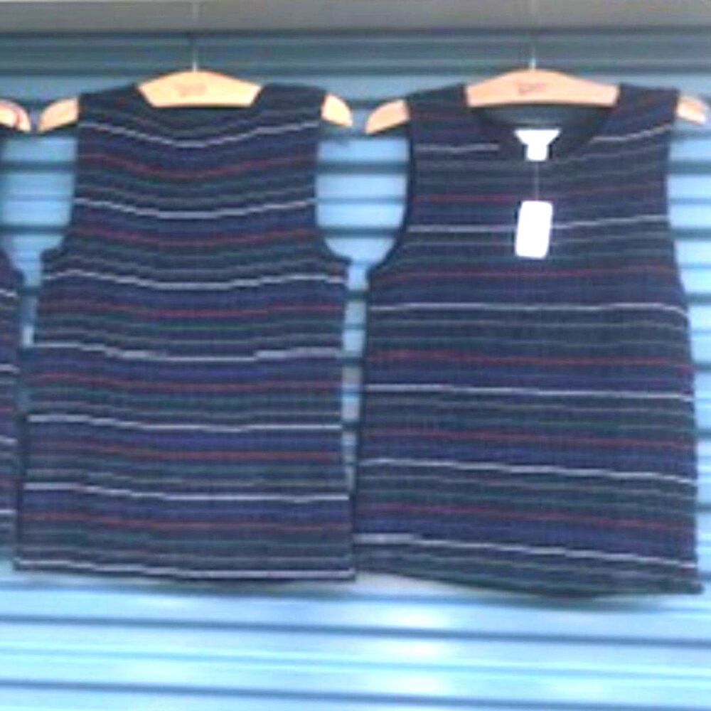 Size: Petite Small {4-6} Sleeveless Top . Christopher and Banks . New w/ Tags